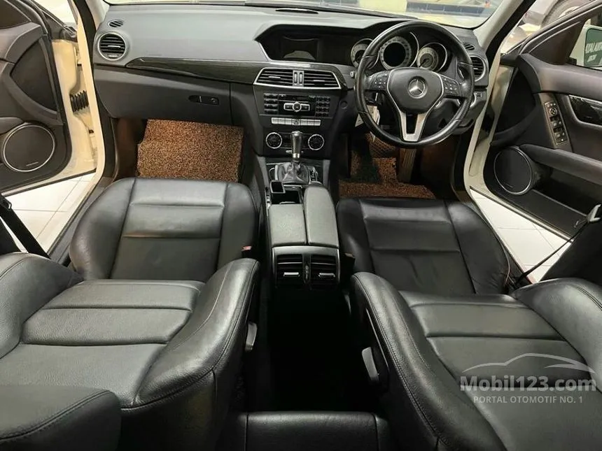 2013 Mercedes-Benz C200 CGI Avantgarde Sedan