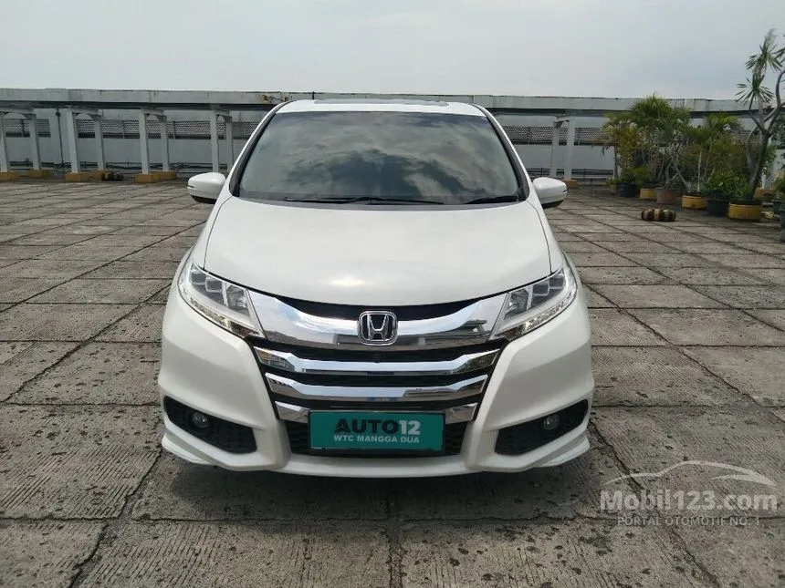 Jual Mobil Honda Odyssey 2015 Prestige 2.4 2.4 di Banten Automatic MPV Putih Rp 295.000.000