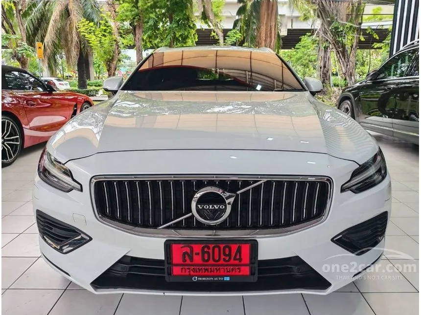 2021 Volvo V60 Recharge T8 R-Design Expression Wagon
