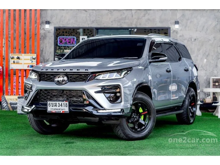 2016 Toyota FORTUNER V SUV