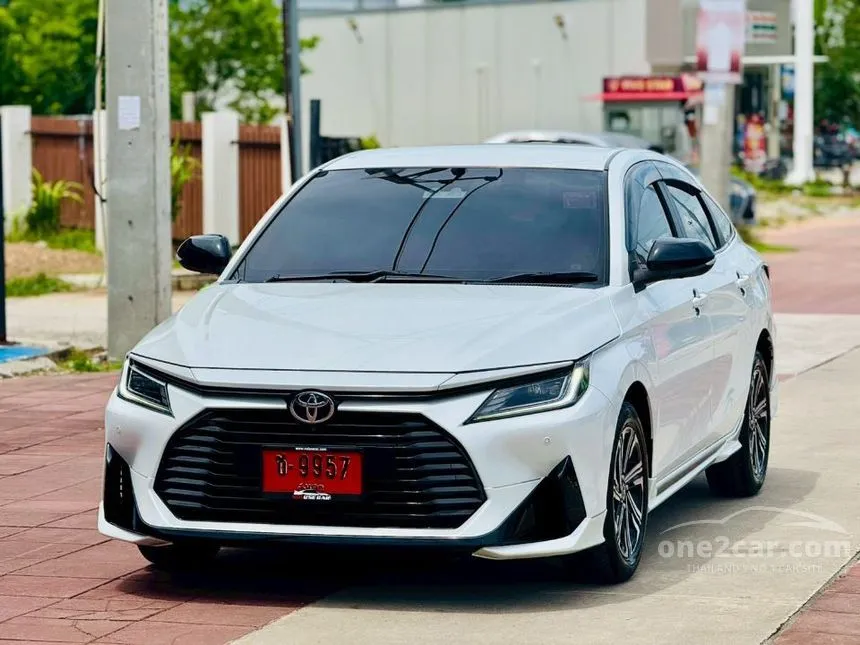 2023 Toyota Yaris Ativ Premium Luxury Sedan