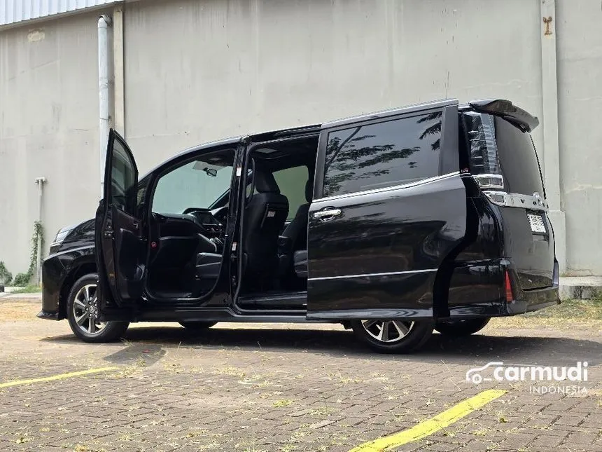 2019 Toyota Voxy Wagon