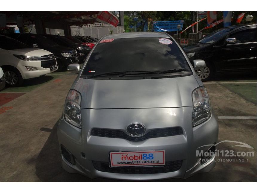 Jual Mobil Toyota Yaris 2013 E 1 5 di Jawa Timur Manual 