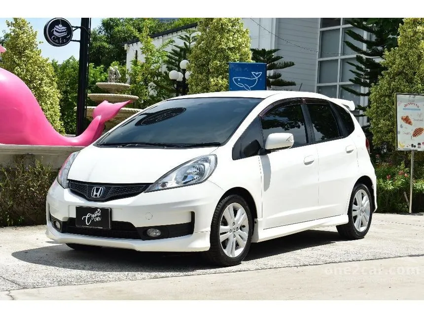 2013 Honda Jazz SV i-VTEC Hatchback