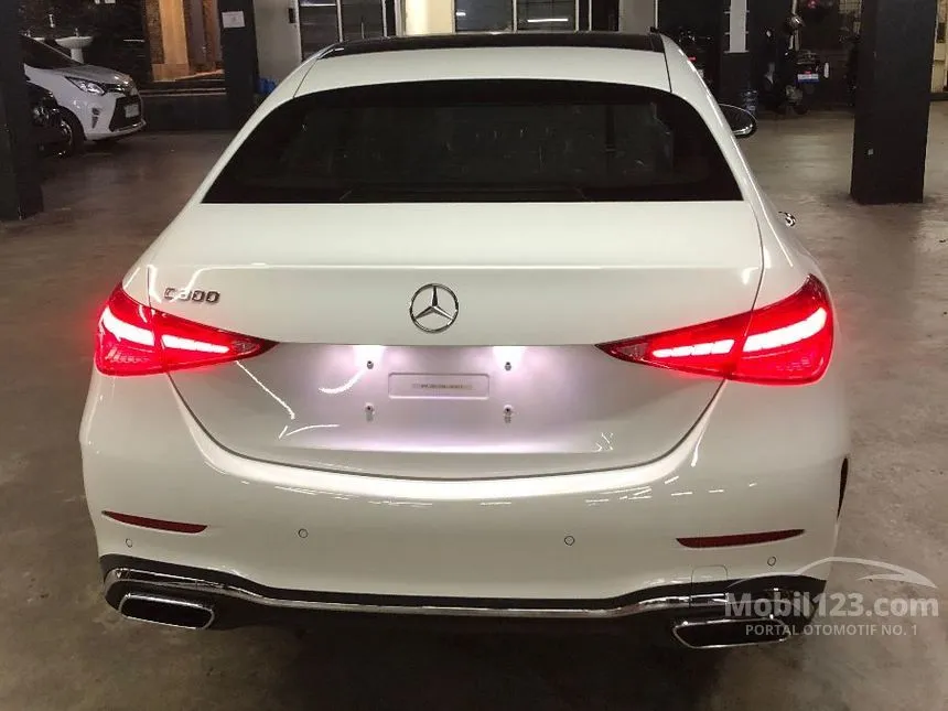2025 Mercedes-Benz C300 AMG Line Sedan