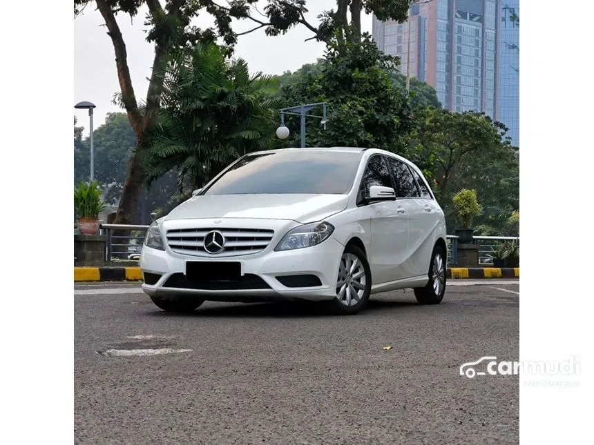 2013 Mercedes-Benz B200 Urban Hatchback