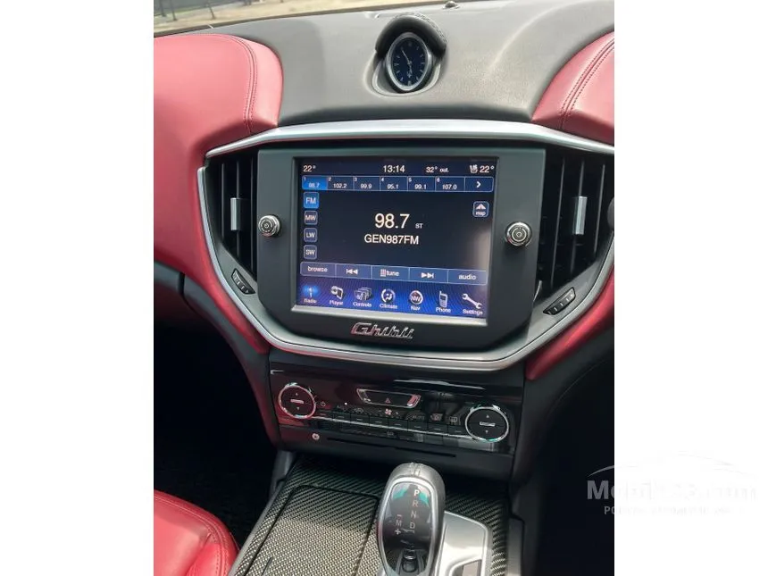 2014 Maserati Ghibli Sedan