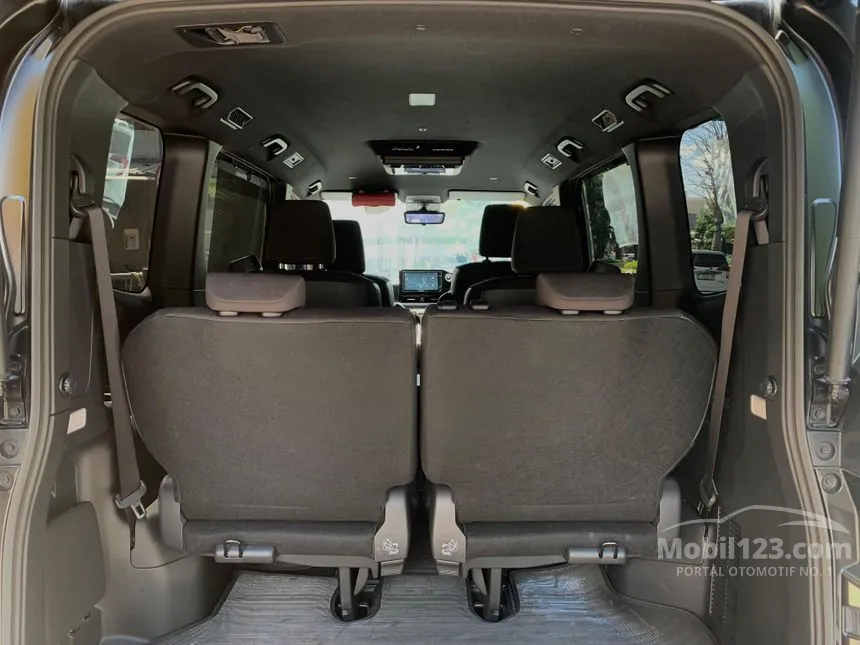 2023 Toyota Voxy (Premium Color) MPV