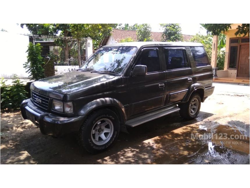 Jual Mobil  Isuzu  Panther  1997 2 5 di Jawa Timur Manual MPV 