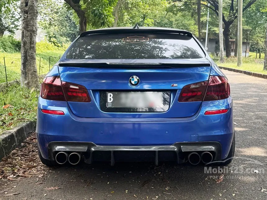 2011 BMW 520i Luxury Sedan