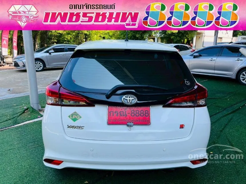 2022 Toyota YARIS Entry Hatchback
