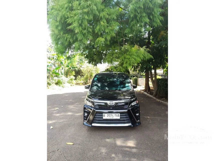 2018 Toyota Voxy MPV