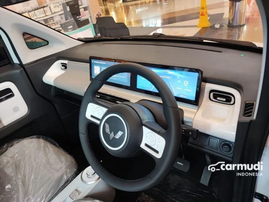 2024 Wuling Air EV Long Range + Charging Pile Hatchback