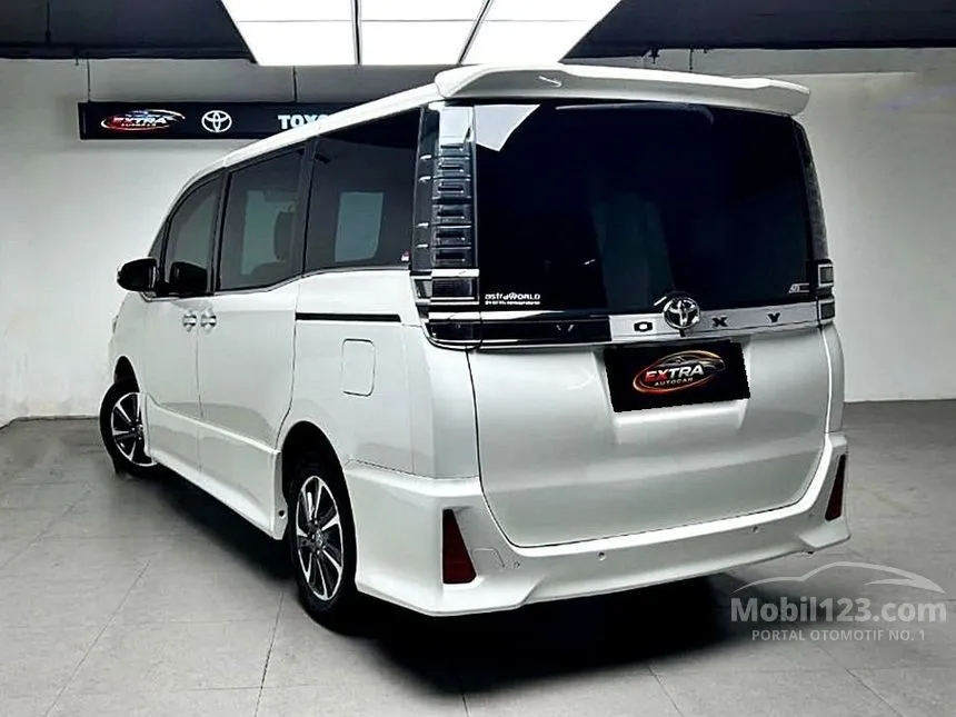 2019 Toyota Voxy MPV