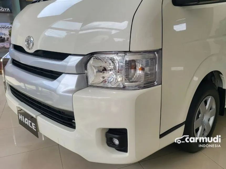 2025 Toyota Hiace Commuter Van