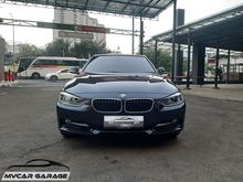 Bmw 320i Luxury Black on Black Facelift 2015 Low KM 30rban Service Record Tangan pertama dari baru