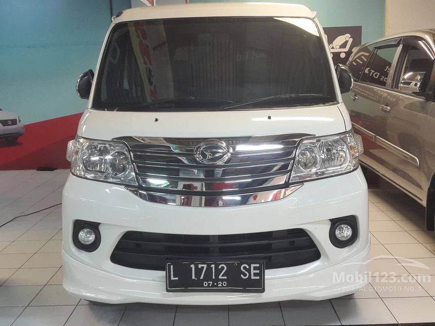 Jual Mobil Daihatsu Luxio 2015 D 1.5 di Jawa Timur Manual 