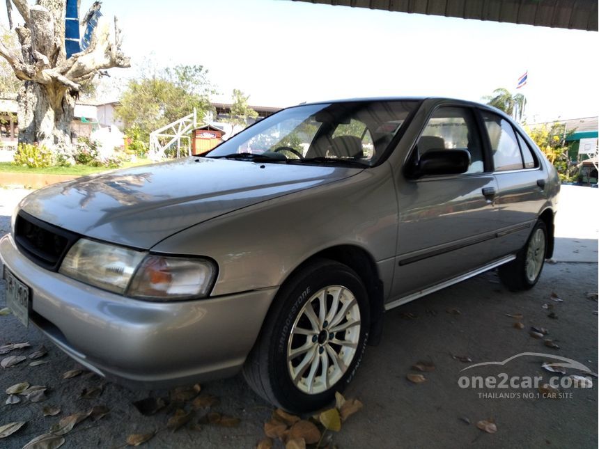 Nissan sunny ex saloon