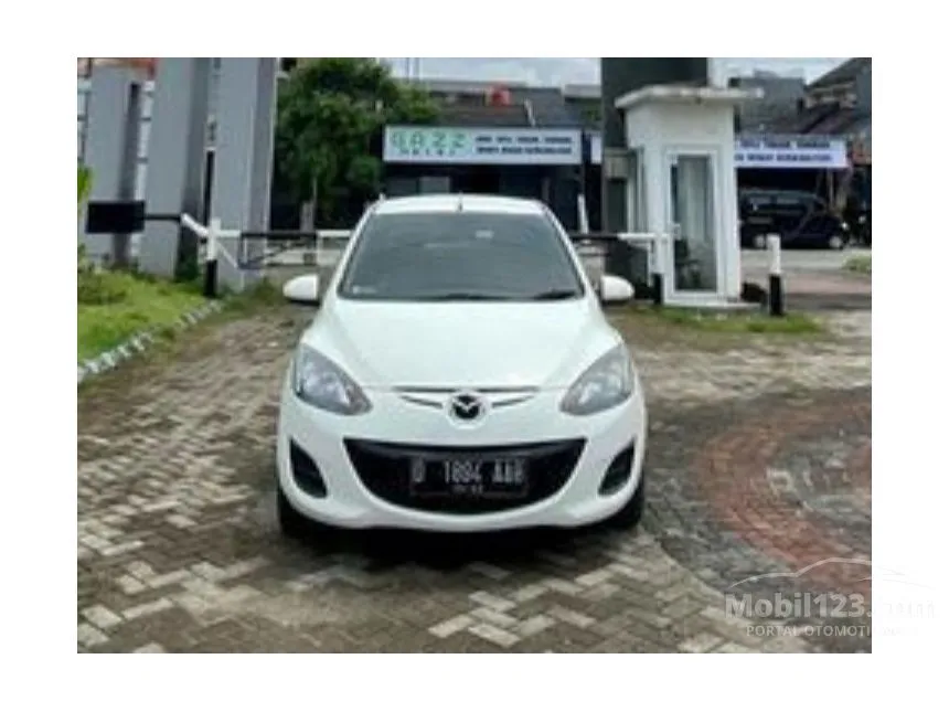 Jual Mobil Mazda 2 2012 V 1.5 di Jawa Barat Automatic Hatchback Putih Rp 117.000.000