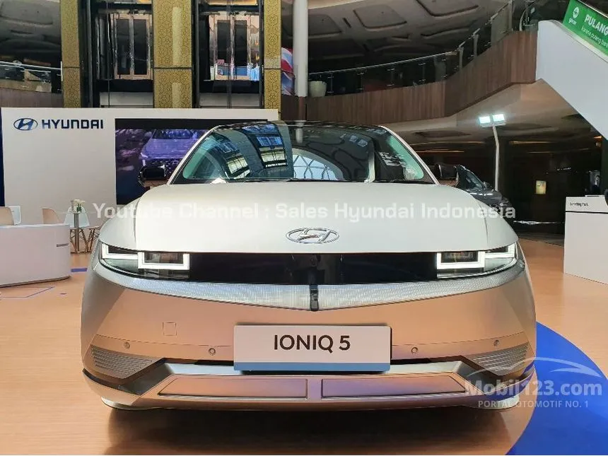 Jual Mobil Hyundai IONIQ 5 2023 Long Range Signature di Jawa Barat Automatic Wagon Silver Rp 750.000.000