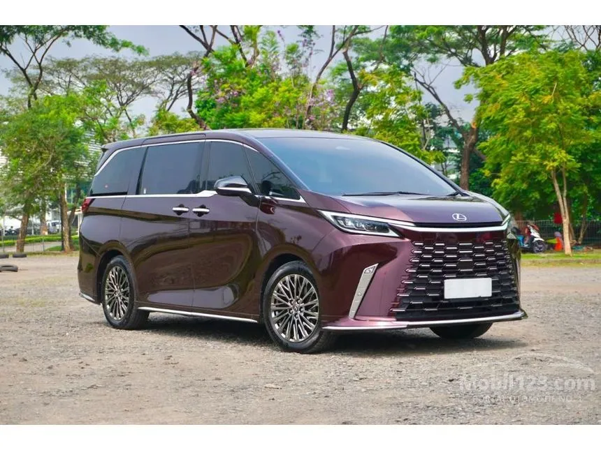 2025 Lexus LM 350h 7 Seater MPV