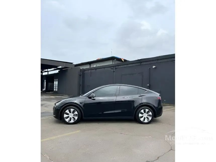2022 Tesla Model Y Standard SUV