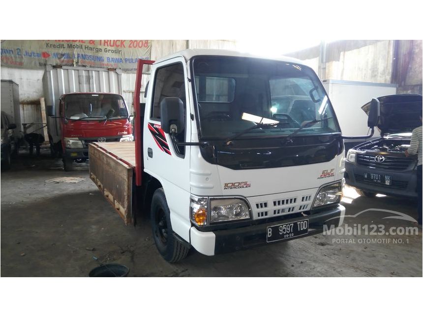 Jual Mobil Isuzu  Elf  2021 2 8 di Jawa  Timur  Manual Trucks 