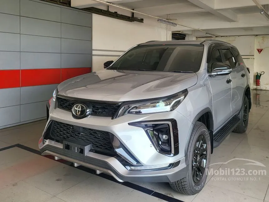 Jual Mobil Toyota Fortuner 2025 VRZ TSS GR Parts Aero Package (Two Tone) (Premium 2.8 di Jawa Barat Automatic SUV Silver Rp 473.700.000