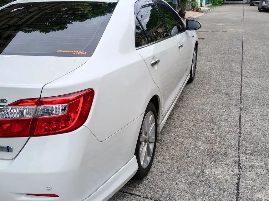 2013 Toyota CAMRY Hybrid DVD Sedan