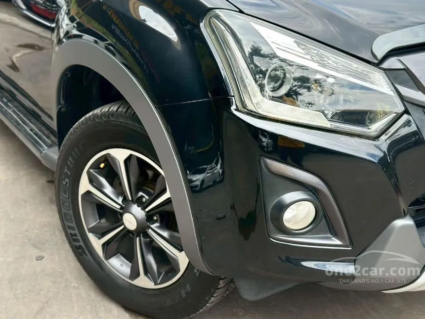 2017 Isuzu D-MAX Vcross Z-Prestige Cab-4 Pickup