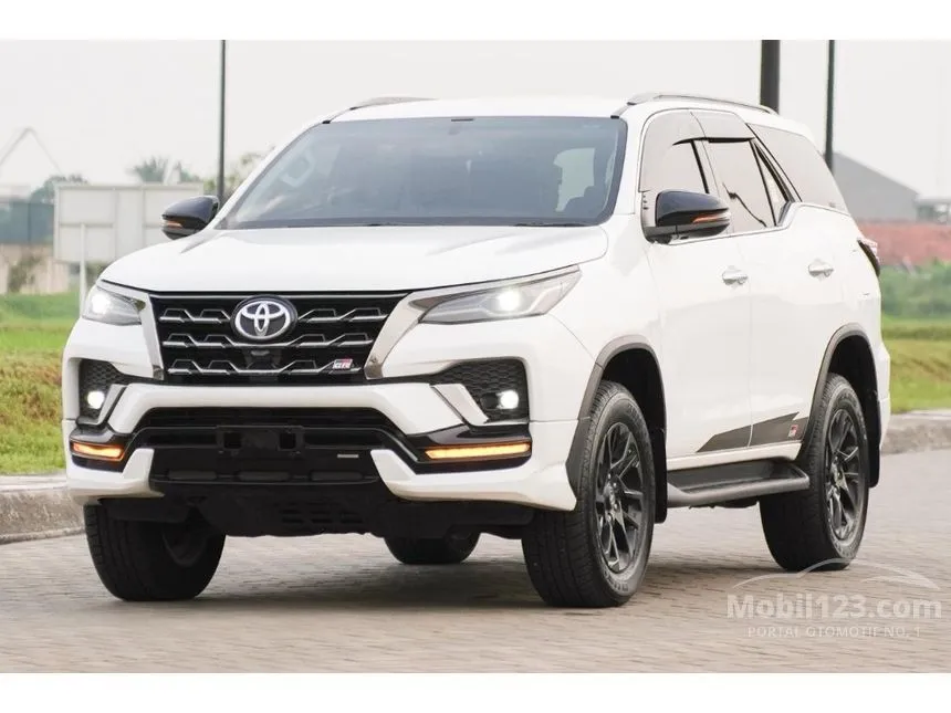 2023 Toyota Fortuner GR Sport 4X2 SUV