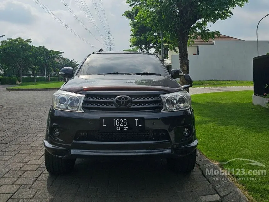 Jual Mobil Toyota Fortuner 2010 G TRD Sportivo 4X2 (Diesel) 2.5 di Jawa Timur Automatic SUV Hitam Rp 255.000.000