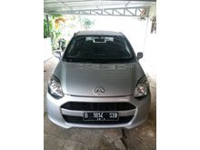 Daihatsu Ayla 1.0 M+ 2014 MT SIlver like new , Mulus