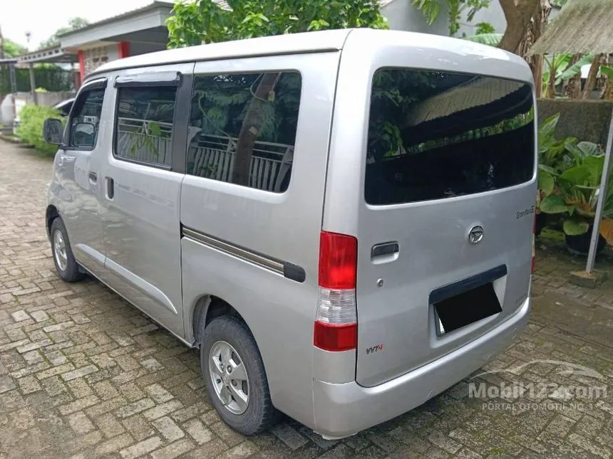 2020 Daihatsu Gran Max Mini Bus D Van