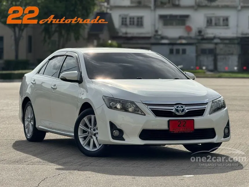 2013 Toyota CAMRY Hybrid Sedan