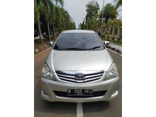 2010 Toyota Kijang Innova 2.0 V MPV MT, servis record dan mulus seperti baru