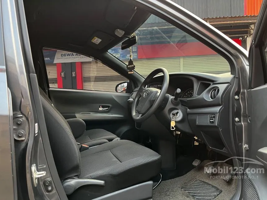 2022 Daihatsu Sigra R Deluxe MPV