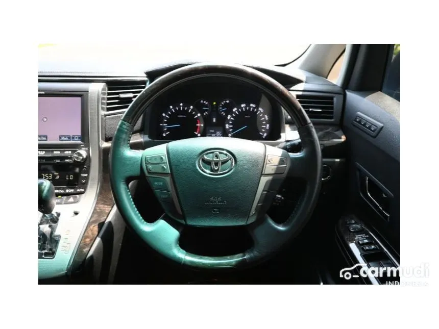 2014 Toyota Alphard SC MPV