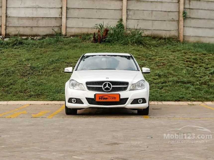 2013 Mercedes-Benz C200 CGI Sedan
