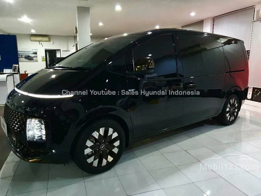Jual Mobil Hyundai Staria 2024 Signature 9 2.2 di Banten Automatic Wagon Hitam Rp 915.000.000