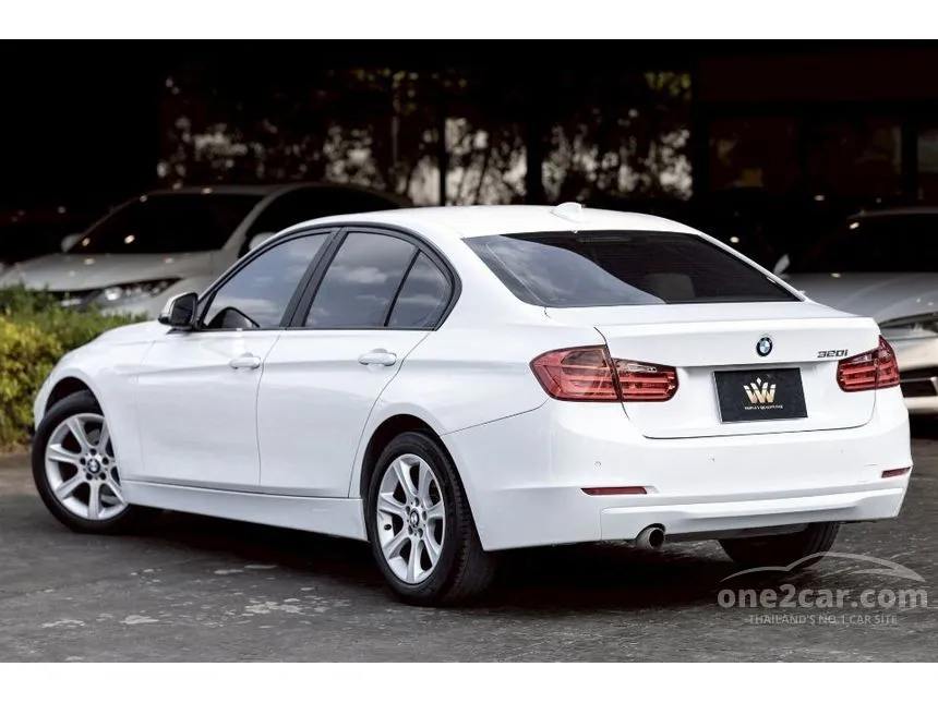 2014 BMW 320i Sedan