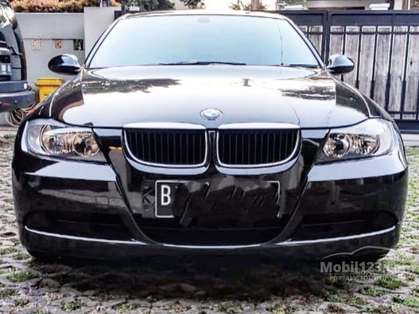 2005 BMW 320i Sedan