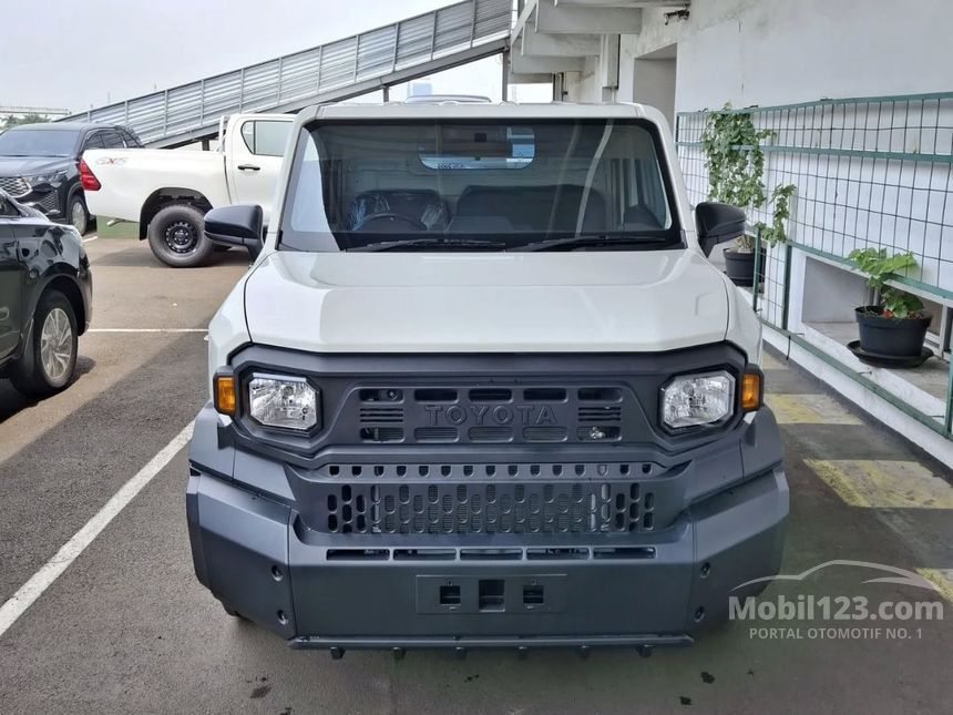 Jual Mobil Toyota Hilux Rangga 2025 Standard Cab & Chassis 2.0 di ...