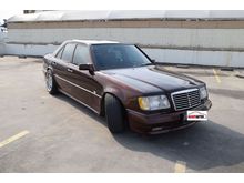 1988 Mercedes-Benz 200E 2.0 W124 L4 2.0 Manual Sedan Coklat Metalik Tahun 1988