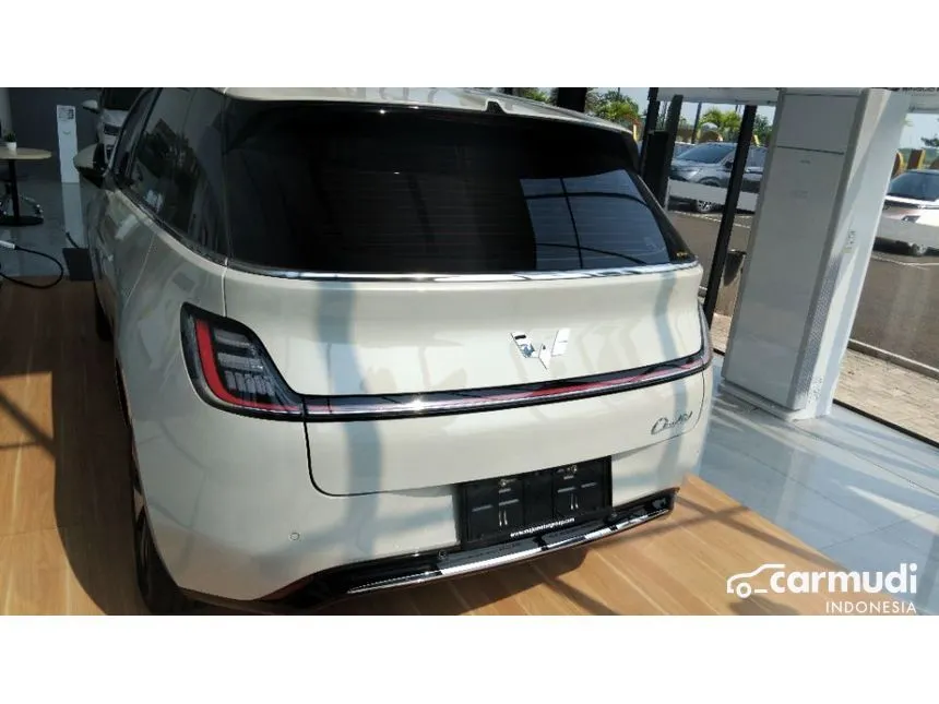 2025 Wuling Cloud EV Pro Hatchback