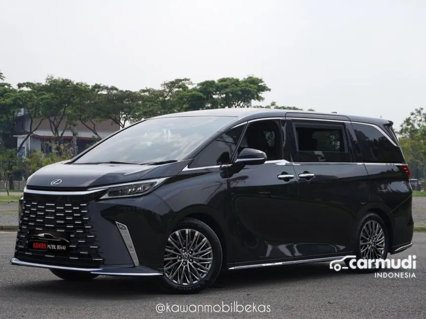 2023 Lexus LM 350h 4 Seater MPV