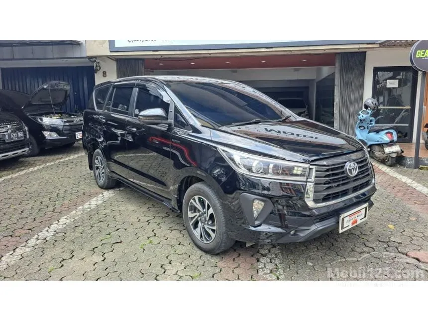 2021 Toyota Kijang Innova V MPV