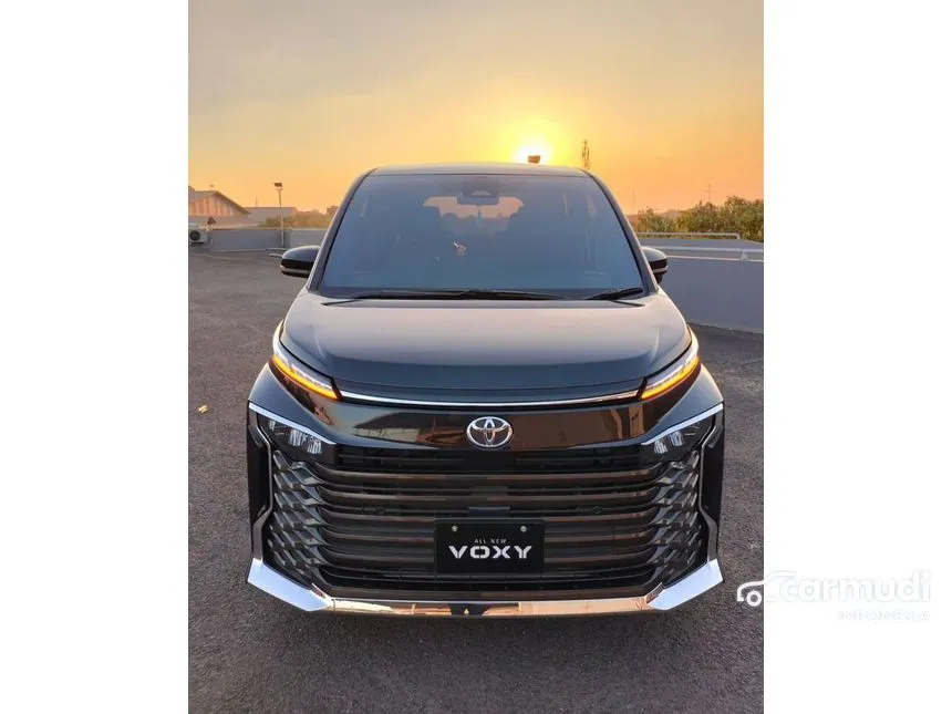 2025 Toyota Voxy (Premium Color) MPV