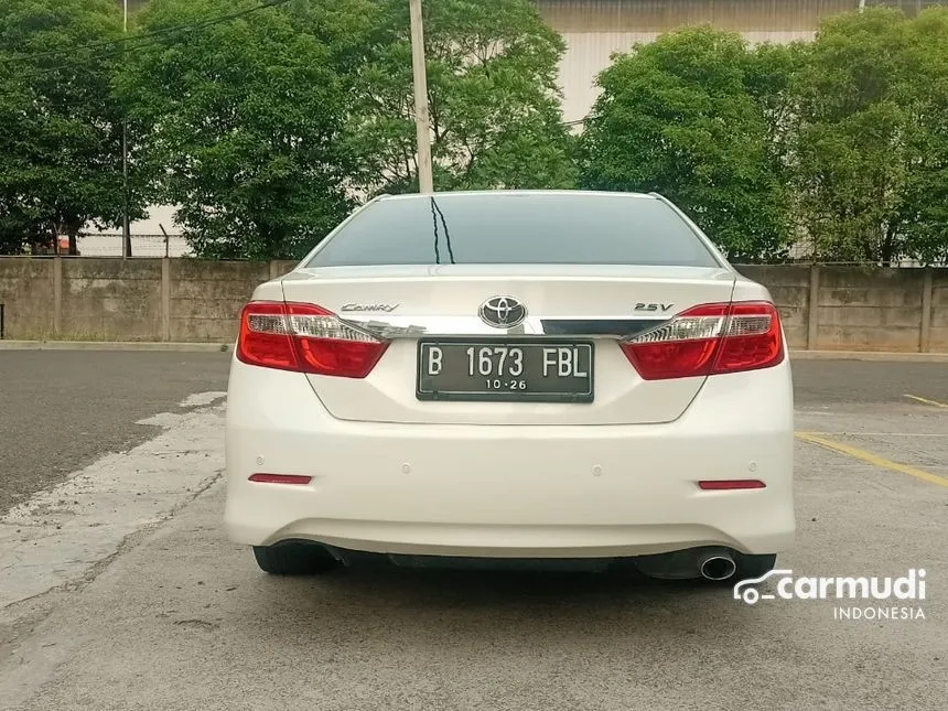 2014 Toyota Camry V Sedan