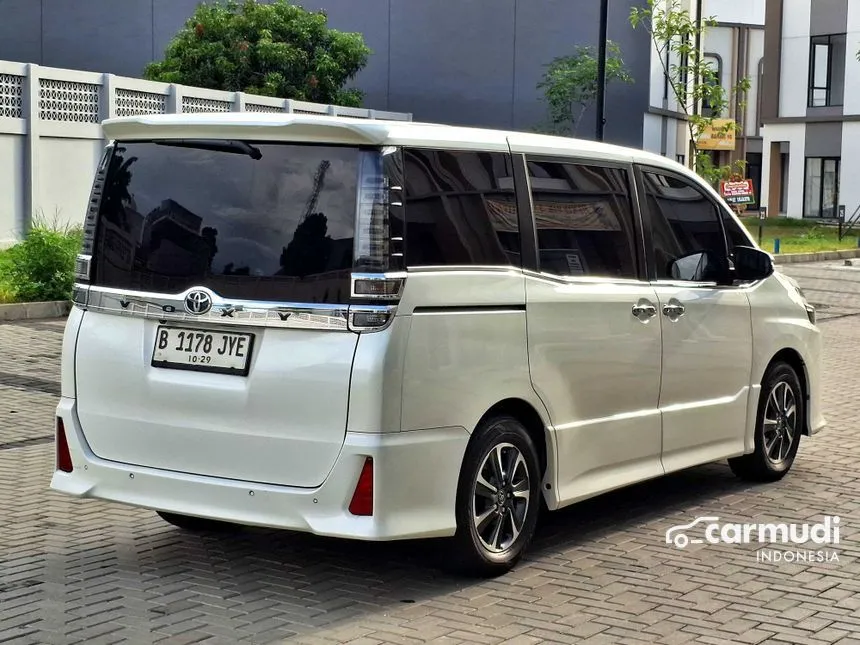 2018 Toyota Voxy MPV